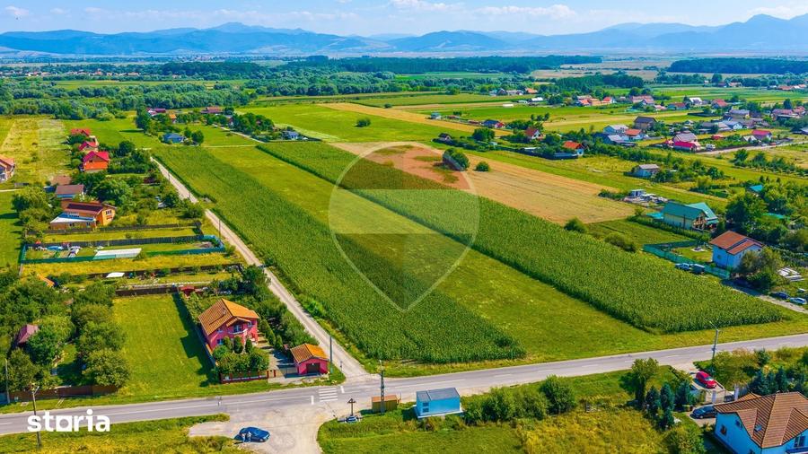 Teren de 10800 mp, în Hărman
