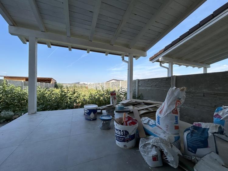 Duplex cu 4 camere cu Canalizare în Central