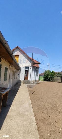 Casă cu 5 camere cu Teren 2905 Mp în Ciugud