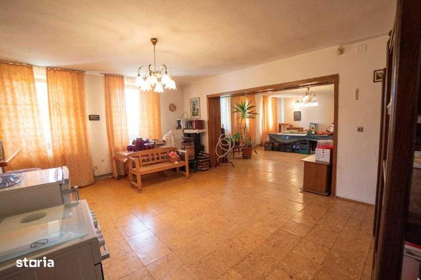 Casă cu 4 camere cu Teren 460 Mp în Noua