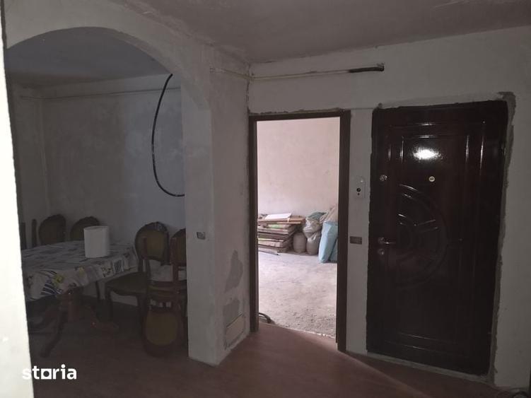 De vanzare apartament 2 camere decomandat? 54 mp, bl. C4, sc. 1, et. 3 - 1