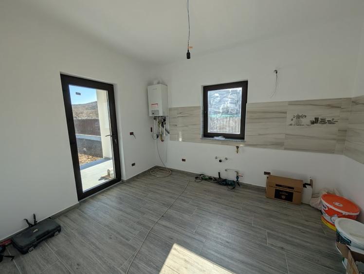 Casă individuală cu 4 camere cu Teren 350 Mp în Nord