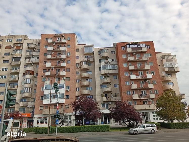 Apartament cu 2 camere decomandat în Intim
