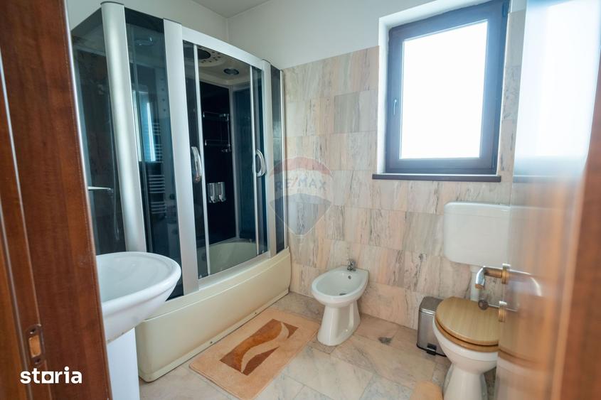 Casă cu 5 camere cu Teren 500 Mp în Brănești