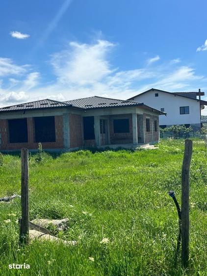 Casă cu 4 camere cu Teren 800 Mp în Central
