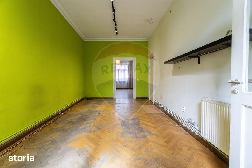 Apartament cu 4 camere în Centrul Istoric
