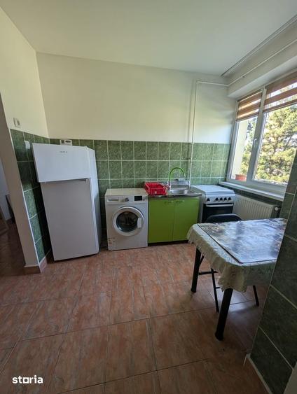 Garsonieră decomandată în Petros