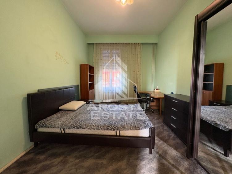 Casă cu 8 camere cu Canalizare în Sinaia