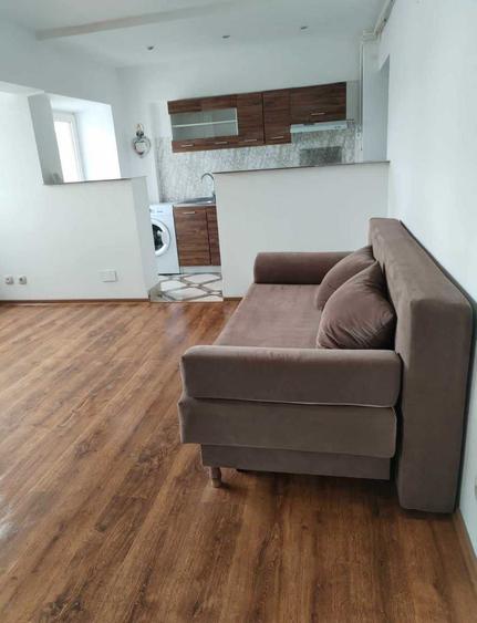 Garsonieră decomandată în Central