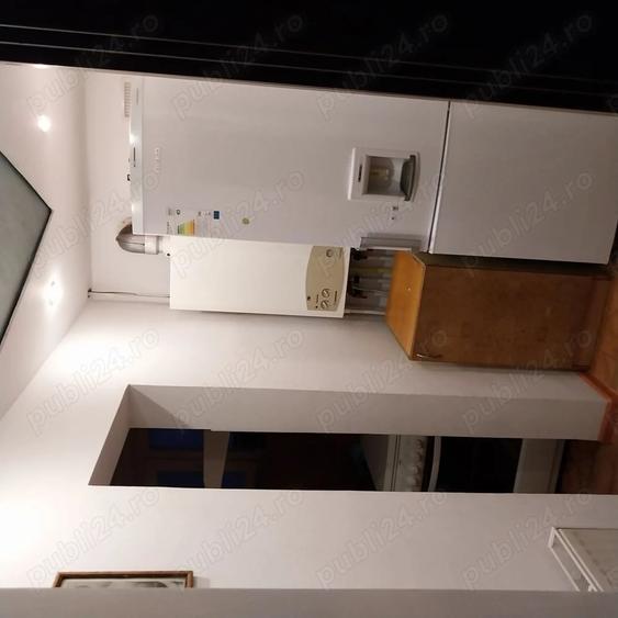 Apartament cu 3 camere semidecomandat în Central