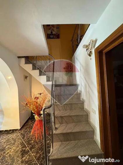Casă cu 6 camere cu Teren 1526 Mp în Bolotești