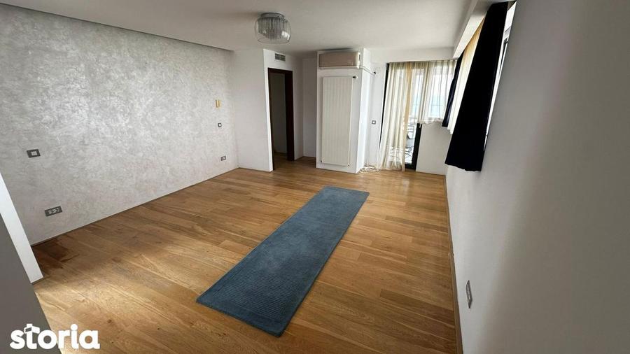 Apartament cu 5 camere în Faleza Nord