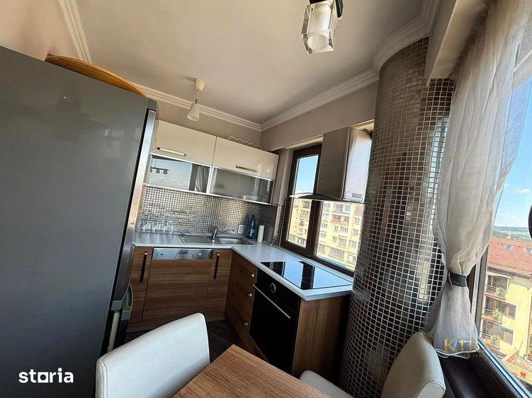 Apartament cu 3 camere decomandat în Central