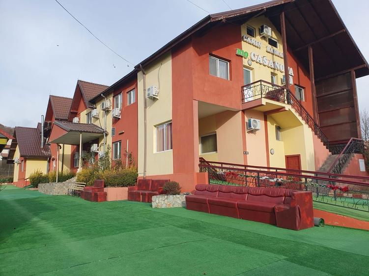 Casă cu 4 camere în Troianu
