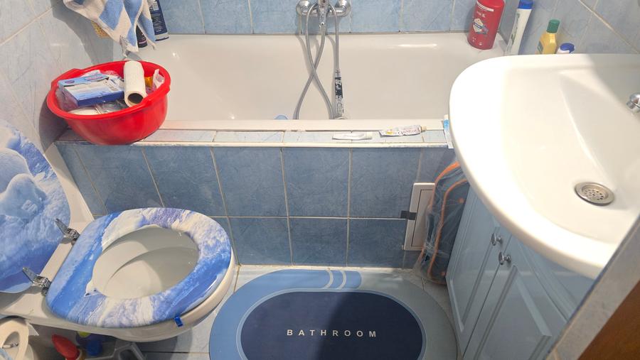 Apartament cu 3 camere semidecomandat în Dacia