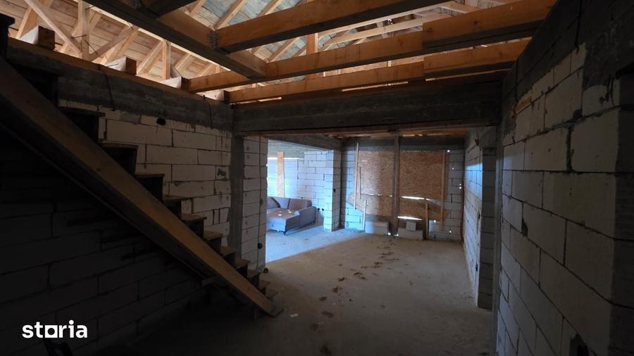 Casă cu 4 camere cu Teren 400 Mp în Câmpineanca