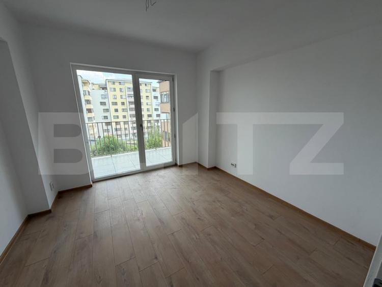 Apartament cu 3 camere decomandat în Cornitoiu