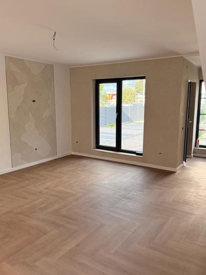 Casă cu 4 camere în Central
