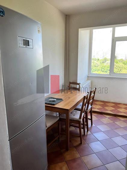 Apartament cu 3 camere decomandat în Colentina