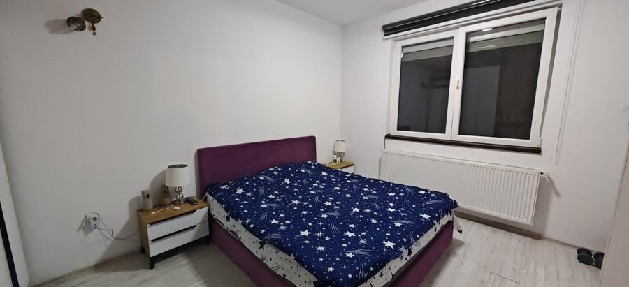 Apartament cu 4 camere decomandat, mobilat în Central