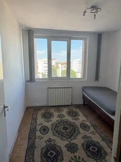 Apartament cu 3 camere decomandat în Budai