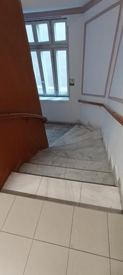 Birou, de 48.770000457764 mp, în P-ța Romană