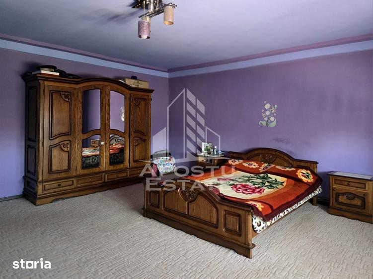 Casă cu 5 camere cu Teren 1016 Mp în Central