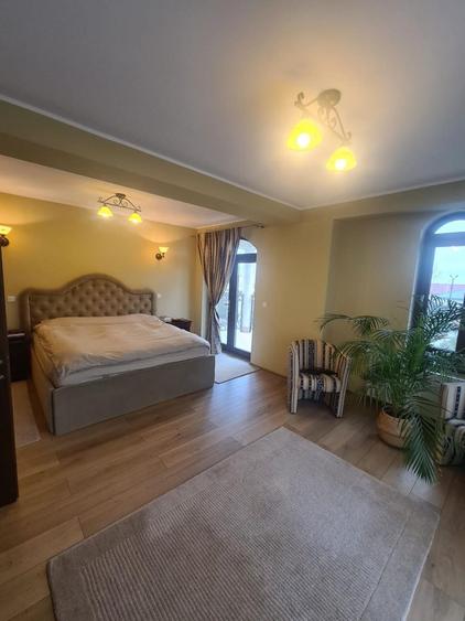 Casă cu 4 camere în Vânători