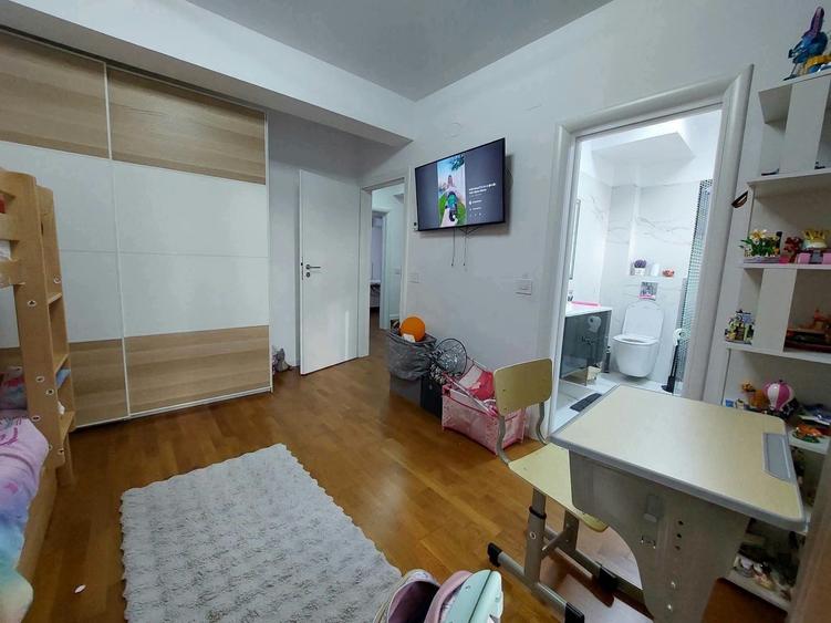 Casă individuală cu 5 camere cu Canalizare în Dobroești