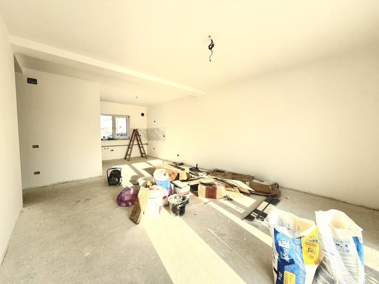 Duplex cu 3 camere cu Canalizare în Dumbrăvița