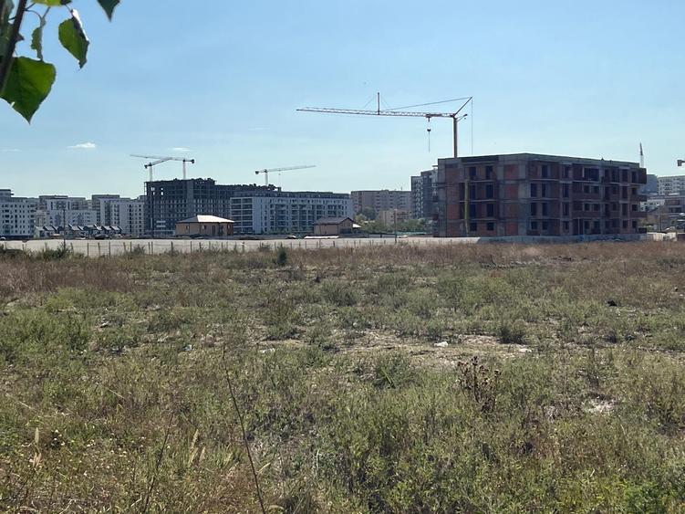 Teren Construcții intravilan de 3050 mp, în Theodor Pallady