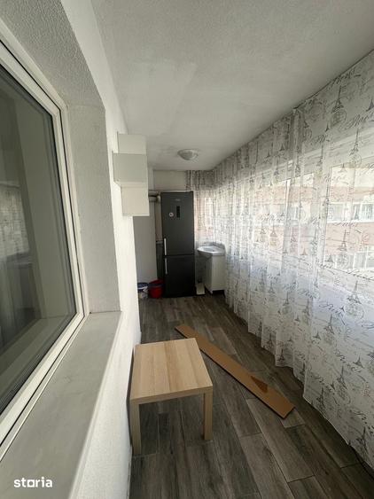 Apartament cu 3 camere în Apărătorii Patriei