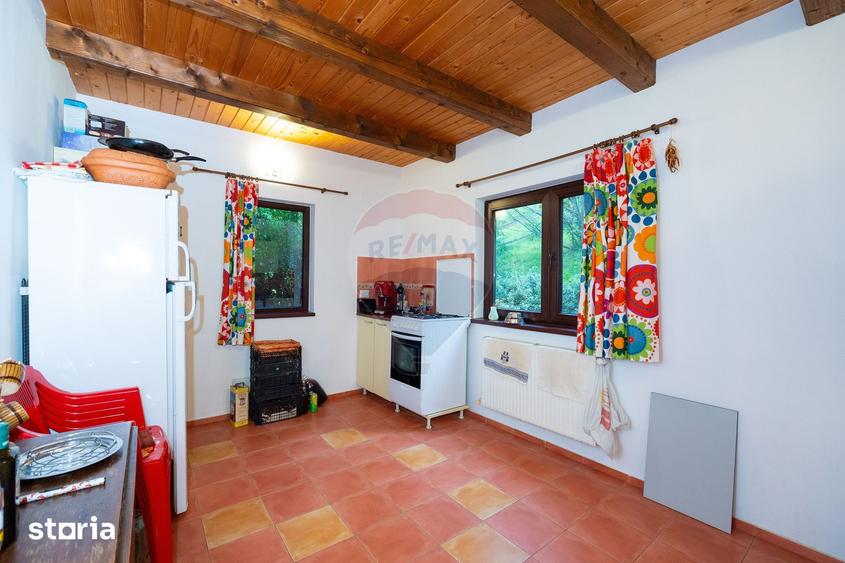 Casă cu 5 camere cu Teren 2340 Mp în Bălilești
