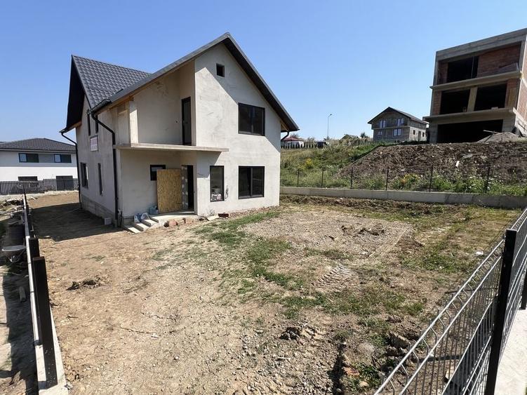 Casă cu 4 camere în Central