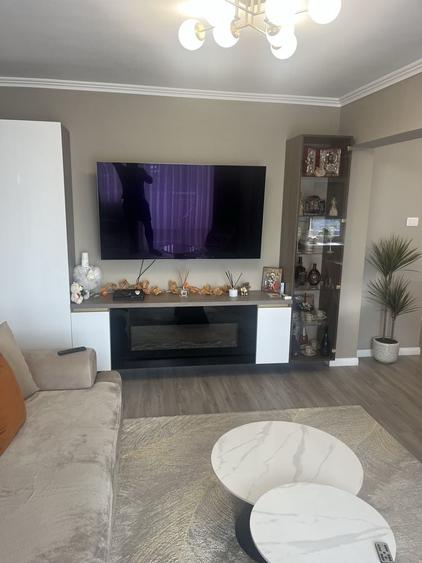 Apartament cu 3 camere decomandat în Nufărul