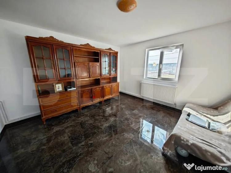 Casă cu 4 camere cu Teren 500 Mp în Central