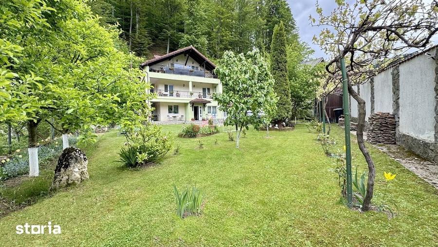 Casă cu 10 camere cu Teren 796 Mp în Dâmbul Morii