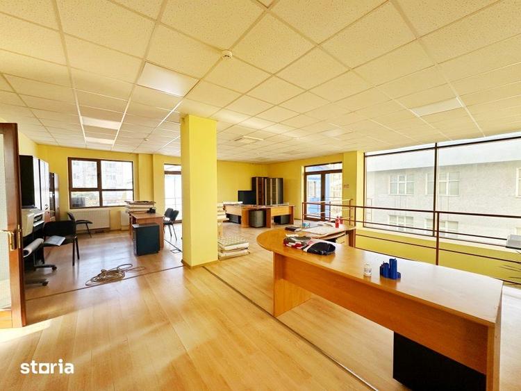 Spațiu comercial, de 451 mp, în Central