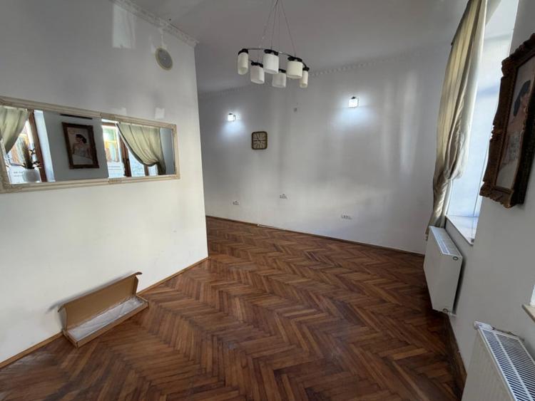 Spațiu comercial, de 170 mp, în Central