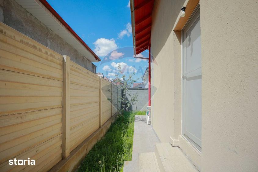 Casă cu 5 camere cu Teren 300 Mp în Sânmartin