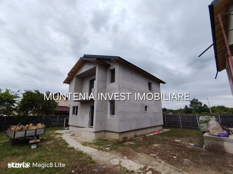 Casă cu 4 camere în Smeura