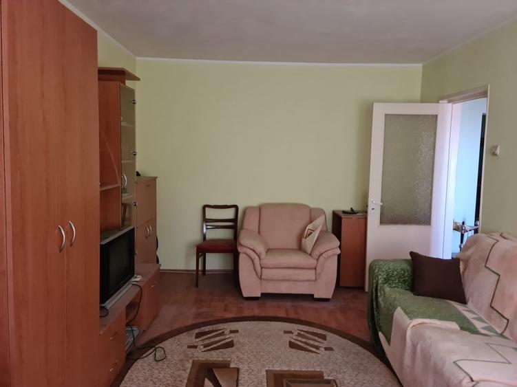 Apartament cu 2 camere decomandat în Malu Roșu