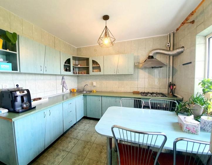 Apartament cu 3 camere decomandat în Vitan Mall