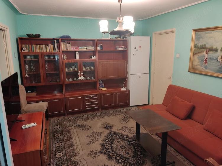 Apartament cu 2 camere semidecomandat în Podul de Piatră