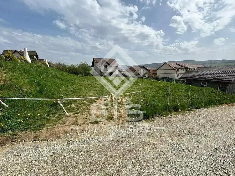 Teren Construcții intravilan de 550 mp, în Periferie