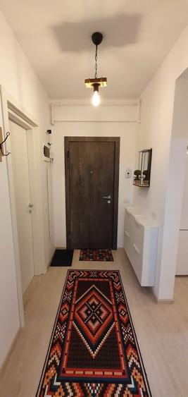 Apartament cu 2 camere decomandat în Uverturii