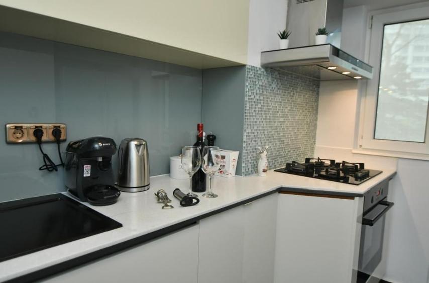 Apartament cu 3 camere decomandat în 13 Septembrie