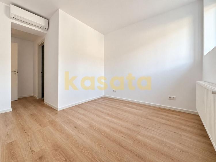 Apartament cu 3 camere decomandat în Tei