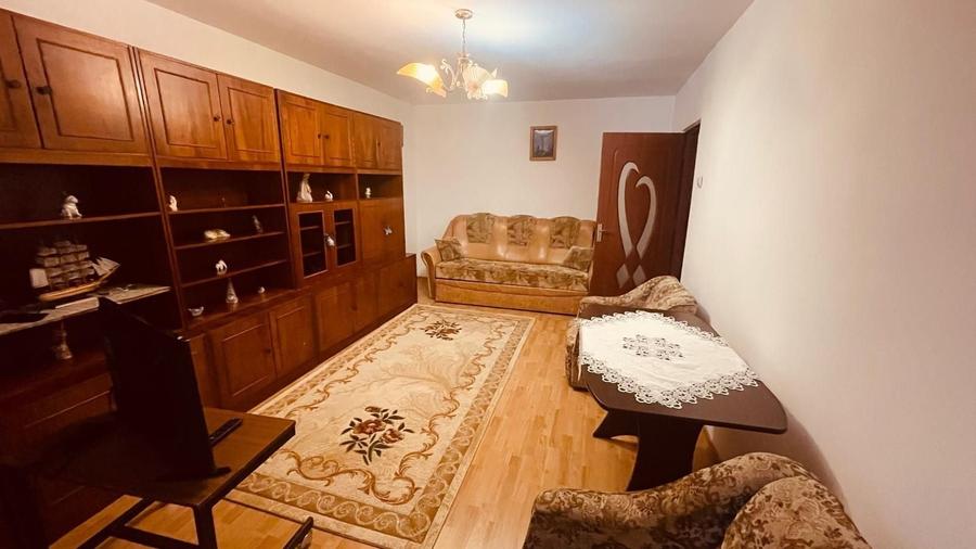 Apartament cu 3 camere nedecomandat în Păcurari