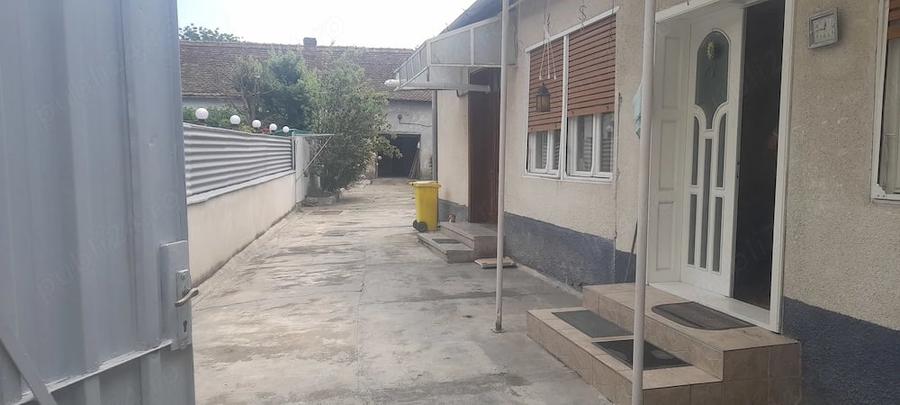 Casă cu 5 camere cu Teren 1050 Mp în Central